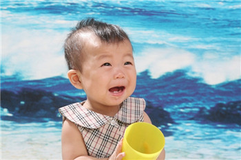 夏日防护：孩子玩水也要注意耳朵